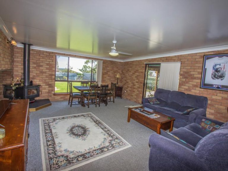 80 Dalgetty Street, Narrandera NSW 2700 - photo 8