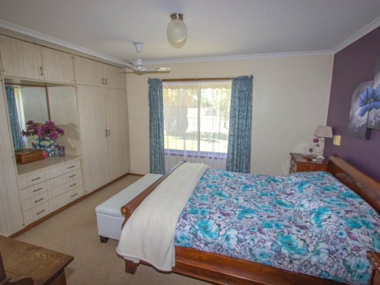 80 Dalgetty Street, Narrandera NSW 2700 - photo 9