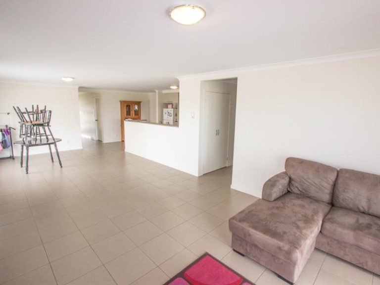 4 Lake Paddock Drive, Leeton NSW 2705 - photo 6