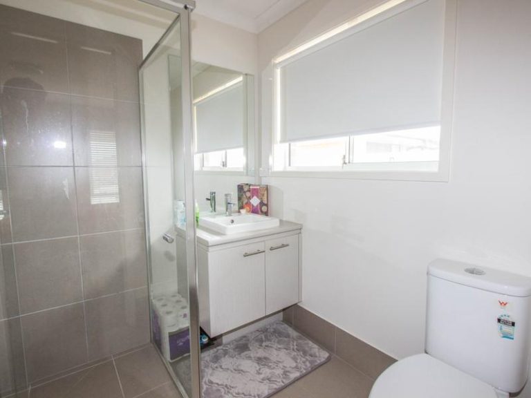 4 Lake Paddock Drive, Leeton NSW 2705 - photo 8
