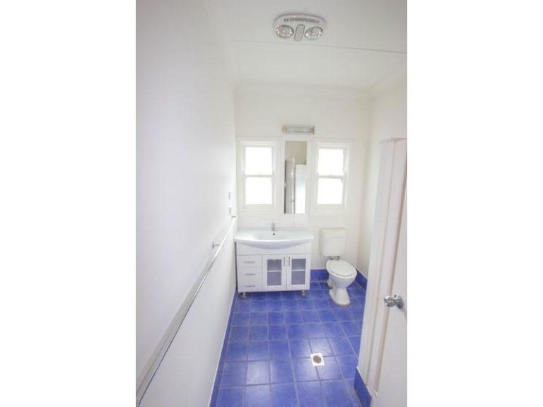 11 Grosvenor Street, Narrandera NSW 2700 - photo 11