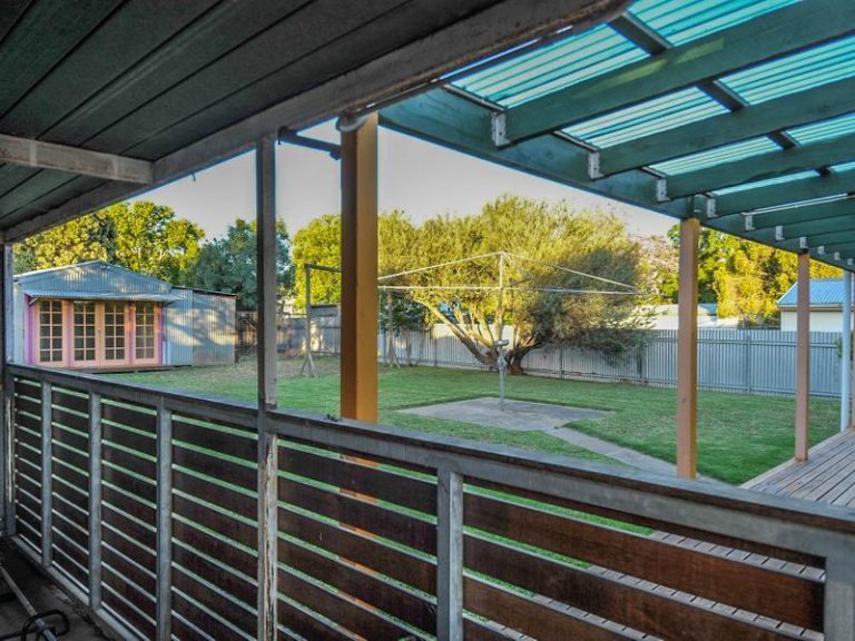 11 Grosvenor Street, Narrandera NSW 2700 - photo 13