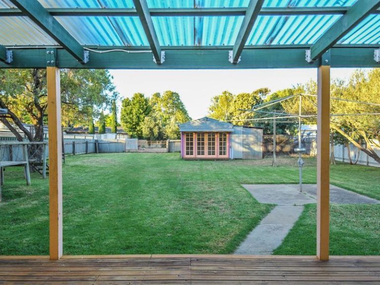 11 Grosvenor Street, Narrandera NSW 2700 - photo 14