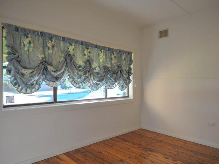 11 Grosvenor Street, Narrandera NSW 2700 - photo 8