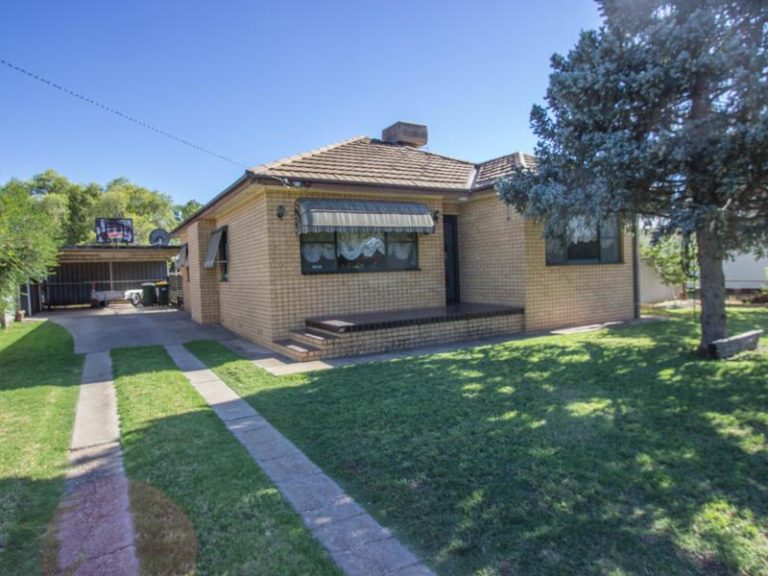 11 Grosvenor Street, Narrandera NSW 2700 - McGrath Riverina