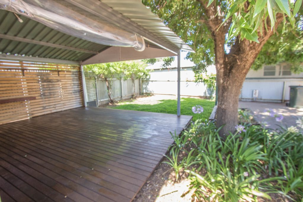 33 Victoria Avenue, Narrandera NSW 2700 - photo 13