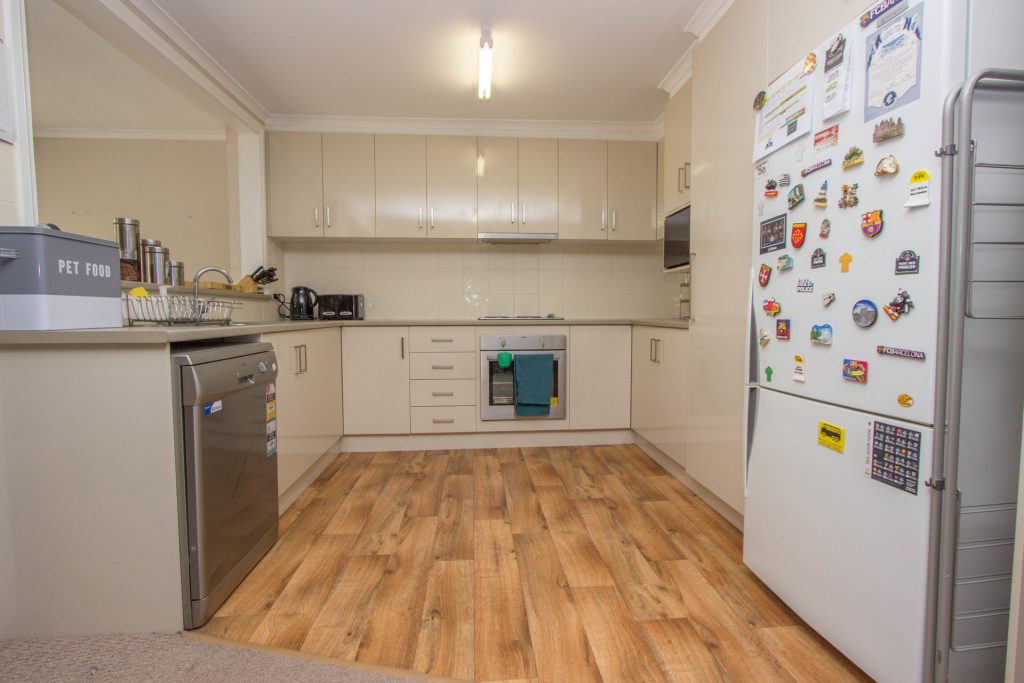 33 Victoria Avenue, Narrandera NSW 2700 - photo 4