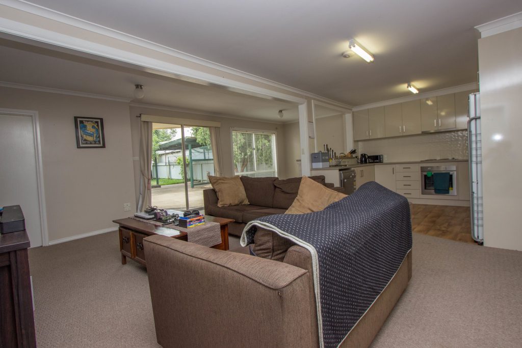 33 Victoria Avenue, Narrandera NSW 2700 - photo 6