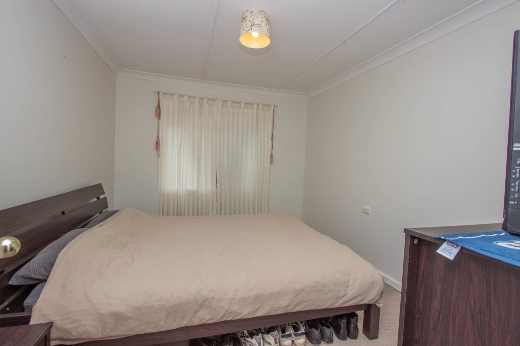 33 Victoria Avenue, Narrandera NSW 2700 - photo 9