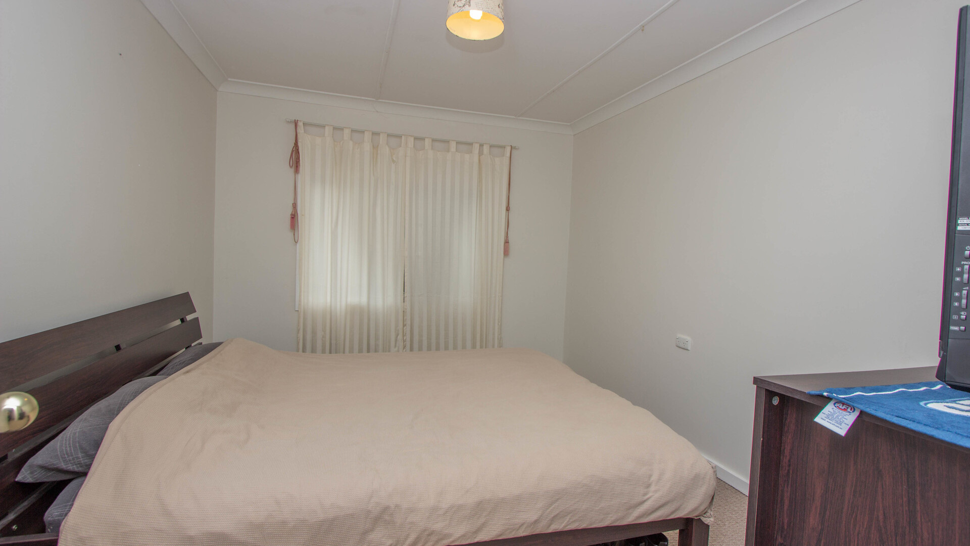 33 Victoria Avenue, Narrandera NSW 2700 - photo 9