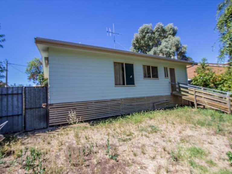48 Roslyn Street, Narrandera NSW 2700 - photo 11