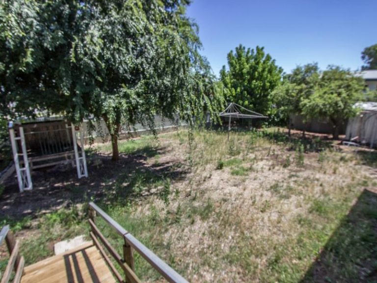 48 Roslyn Street, Narrandera NSW 2700 - photo 10