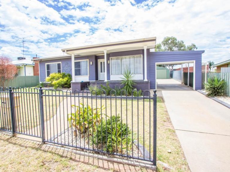 39 Roslyn Street, Narrandera NSW 2700 - photo 2