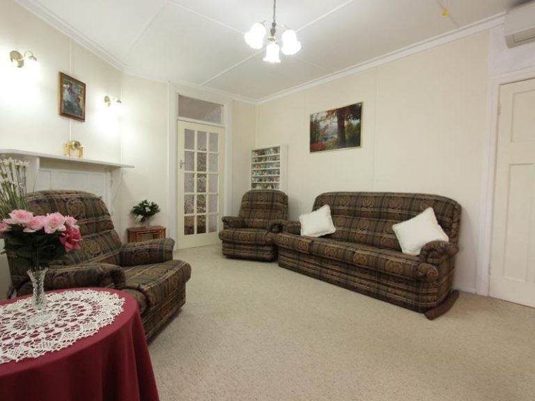 185 DeBoos Street, Temora NSW 2666 - photo 13