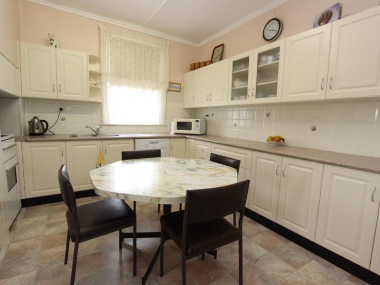 185 DeBoos Street, Temora NSW 2666 - photo 14