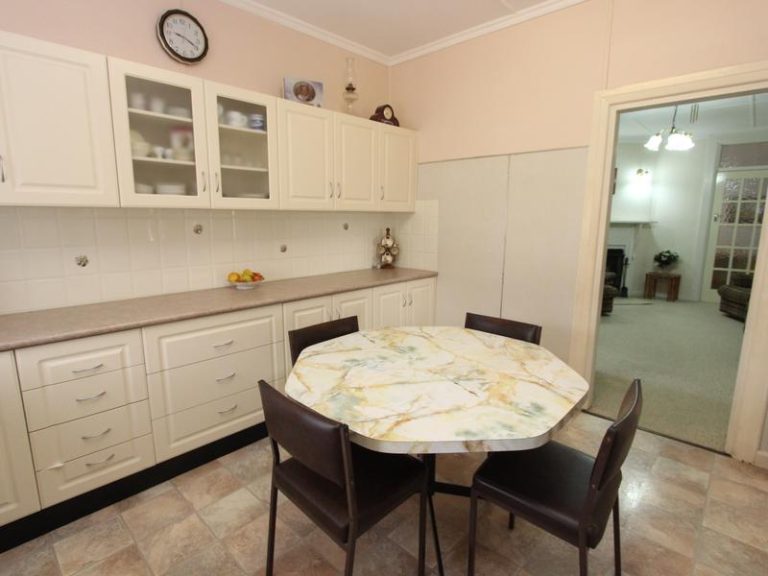 185 DeBoos Street, Temora NSW 2666 - photo 15