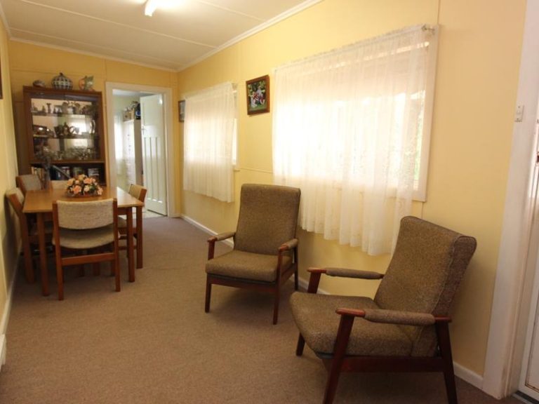 185 DeBoos Street, Temora NSW 2666 - photo 16