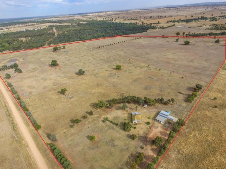 123 Red Hill Road, Narrandera NSW 2700 - photo 2