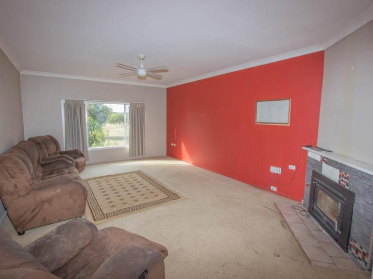 123 Red Hill Road, Narrandera NSW 2700 - photo 5