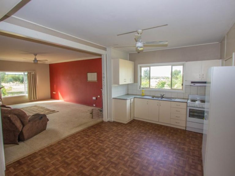 123 Red Hill Road, Narrandera NSW 2700 - photo 6