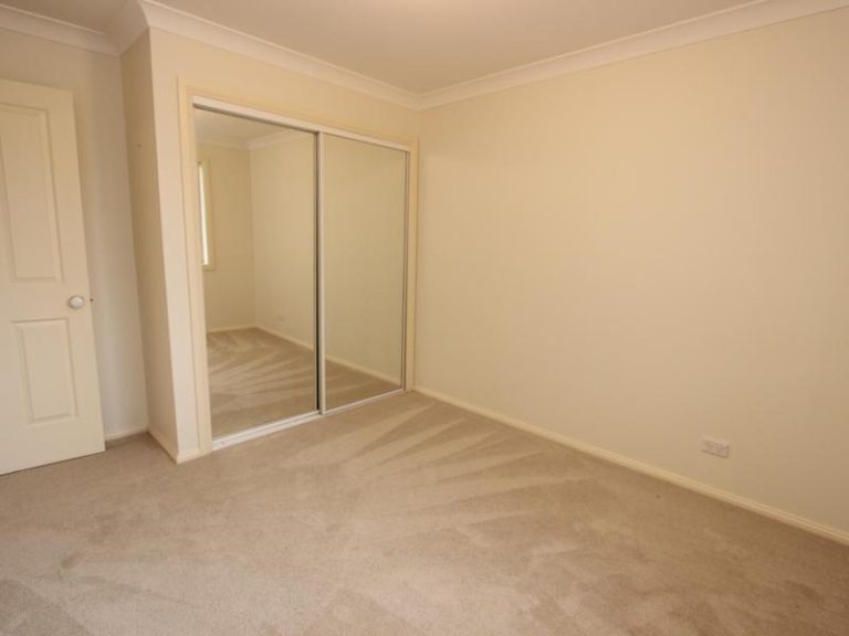 4/90 Parkes Street, Temora NSW 2666 - photo 2