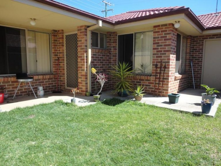 4/90 Parkes Street, Temora NSW 2666 - photo 15