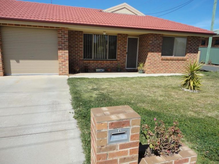 4/90 Parkes Street, Temora NSW 2666 - McGrath Riverina
