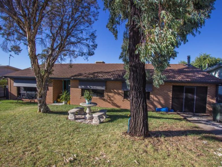 46 Roslyn Street, Narrandera NSW 2700 - photo 2