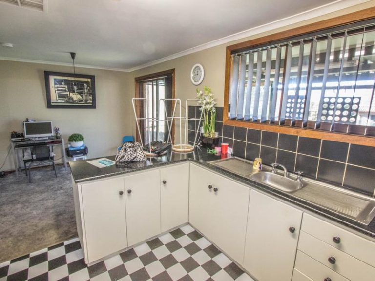46 Roslyn Street, Narrandera NSW 2700 - photo 5