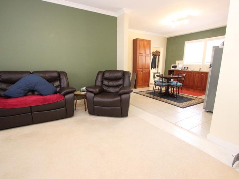 118 Kitchener Road, Temora NSW 2666 - photo 12
