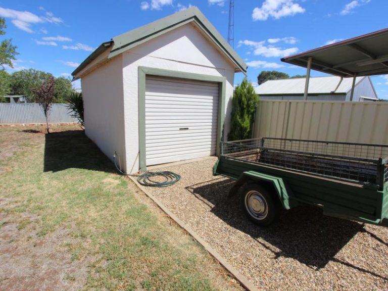 118 Kitchener Road, Temora NSW 2666 - photo 16