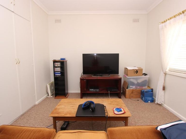 118 Kitchener Road, Temora NSW 2666 - photo 6