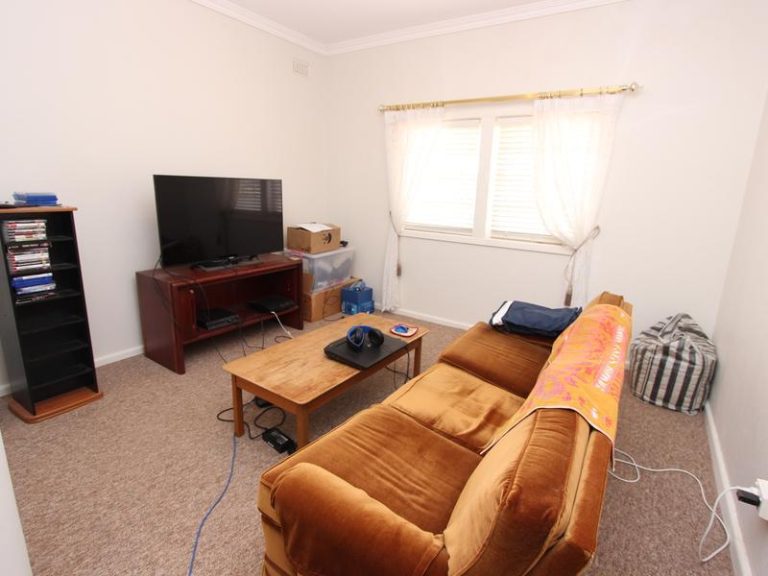 118 Kitchener Road, Temora NSW 2666 - photo 10