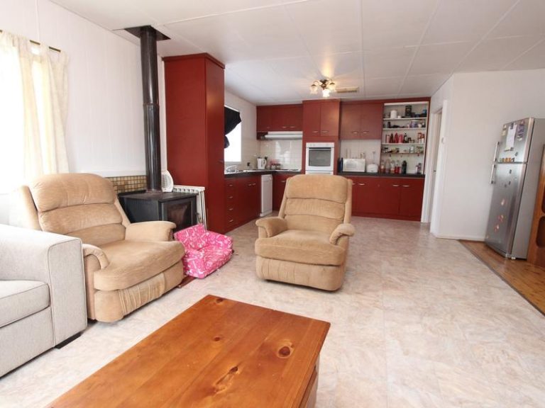 158 Britannia Street, Temora NSW 2666 - photo 2
