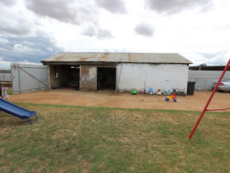 158 Britannia Street, Temora NSW 2666 - photo 23