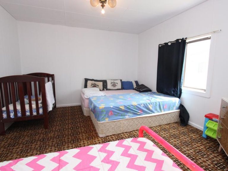 158 Britannia Street, Temora NSW 2666 - photo 5