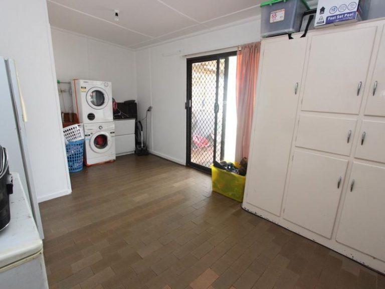 158 Britannia Street, Temora NSW 2666 - photo 7