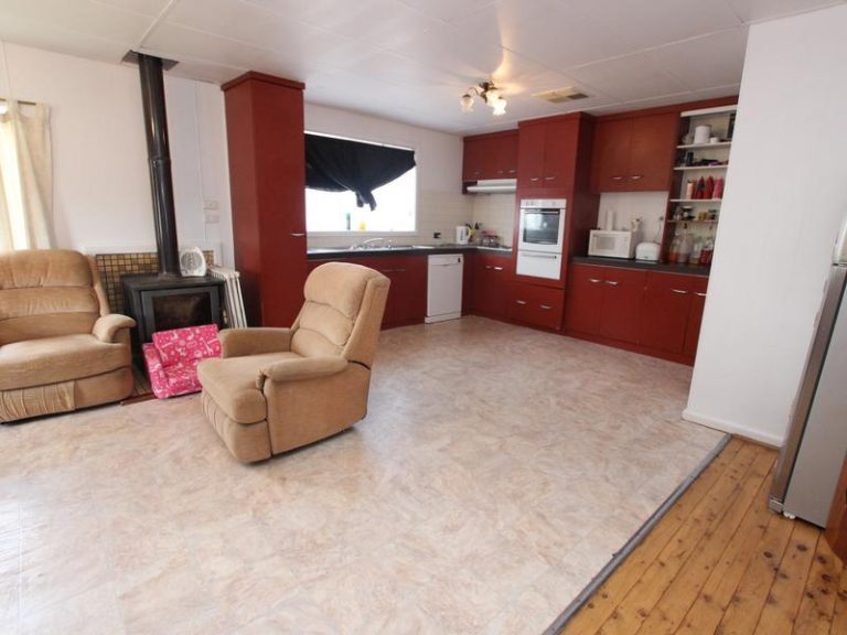 158 Britannia Street, Temora NSW 2666 - photo 8