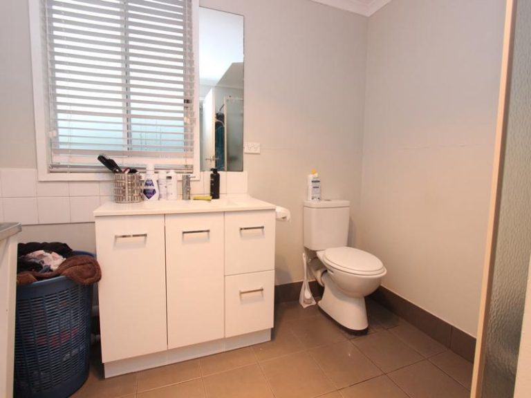 89 Crowley Street, Temora NSW 2666 - photo 5