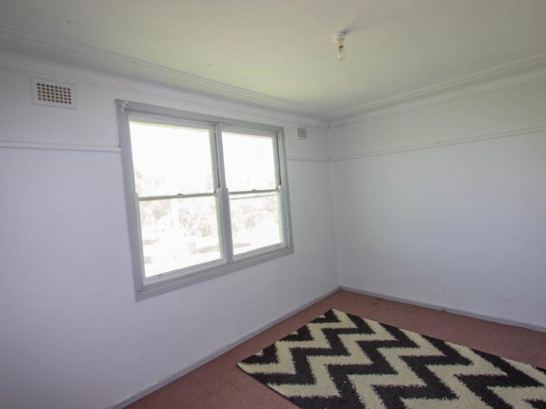 13 Flood Street, Narrandera NSW 2700 - photo 3