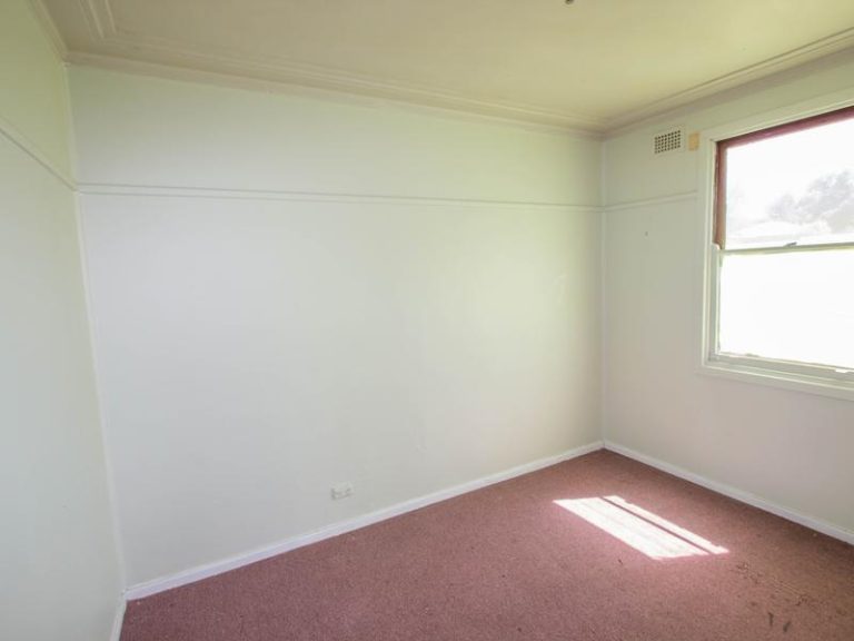 13 Flood Street, Narrandera NSW 2700 - photo 4