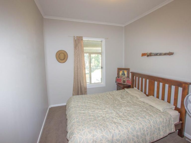 75A Melbourne Street, Narrandera NSW 2700 - photo 11
