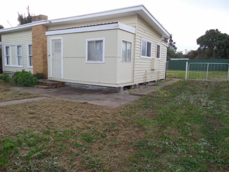 20 Park Street, Ardlethan NSW 2665 - photo 2