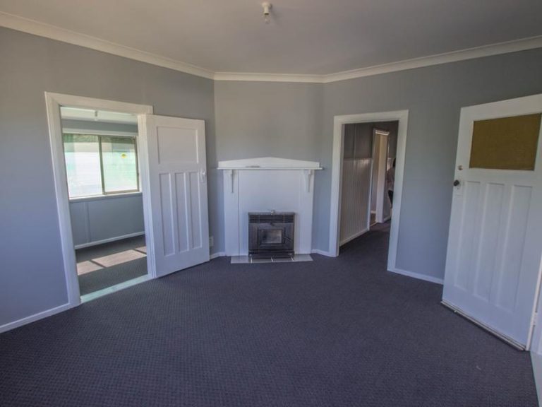 83 Twynam Street, Narrandera NSW 2700 - photo 5