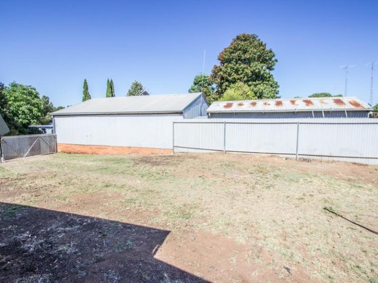 83 Twynam Street, Narrandera NSW 2700 - photo 8