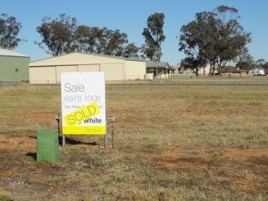 54 Airport Street, Temora NSW 2666 - photo 6