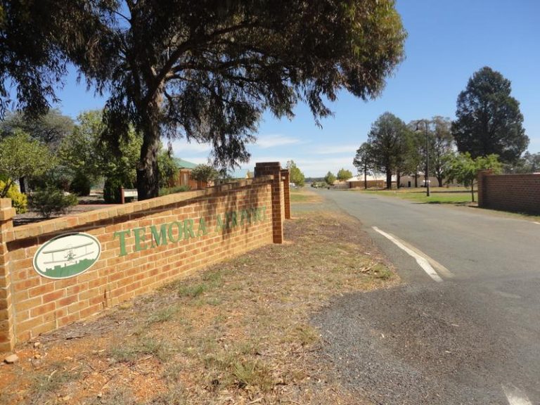 54 Airport Street, Temora NSW 2666 - McGrath Riverina