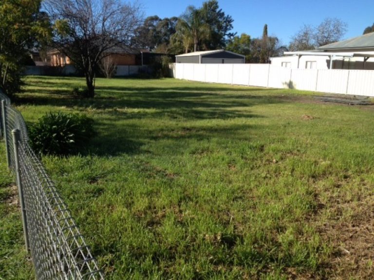 100 Tonkin Street, Temora NSW 2666 - McGrath Riverina