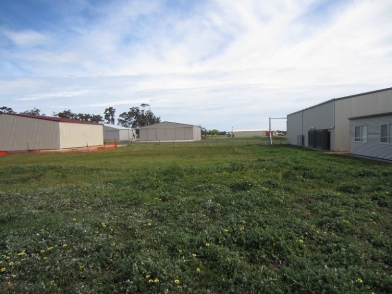 74 Airport Street, Temora NSW 2666 - photo 4