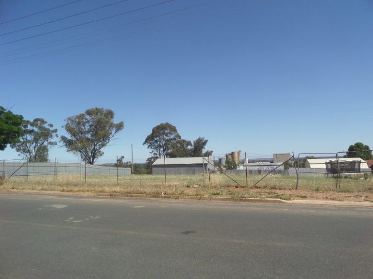 2-6 Watermain Street, Narrandera NSW 2700 - photo 5